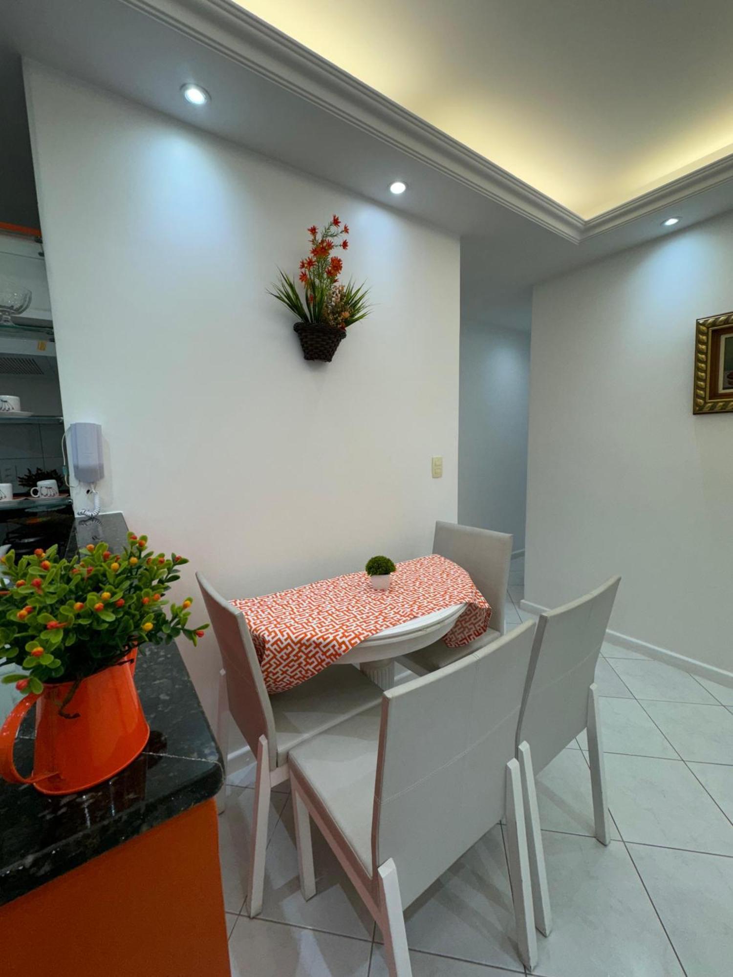 Apartamento Frente Mar No Leme Av At 746 Ap201 *