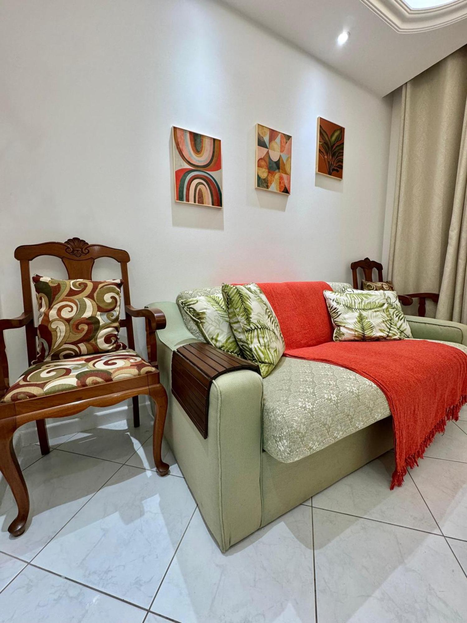 Apartamento Frente Mar No Leme Av At 746 Ap201 *