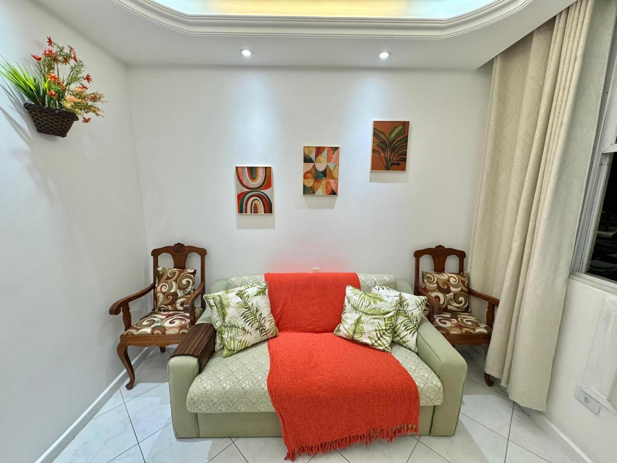 Apartamento Frente Mar No Leme Av At 746 Ap201 *
